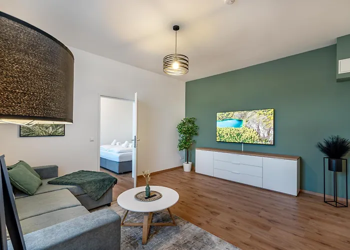 Downtown By Cosy Homes Apartment