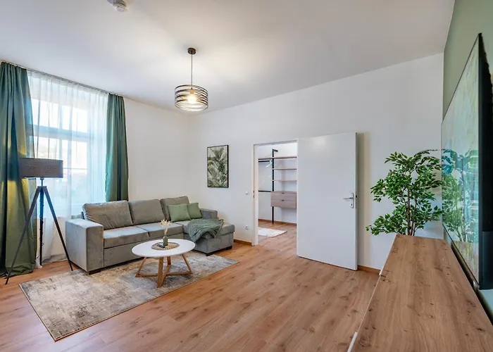 Downtown By Cosy Homes Apartment